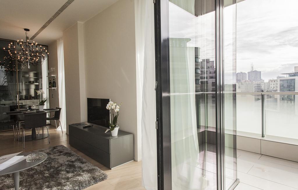 Hemeras Boutique Homes - Design Flats Near The City Center Мілан Екстер'єр фото