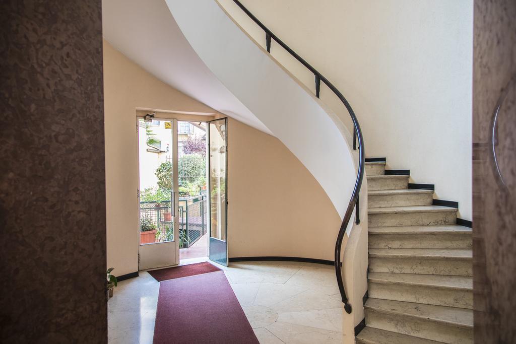 Hemeras Boutique Homes - Design Flats Near The City Center Мілан Екстер'єр фото